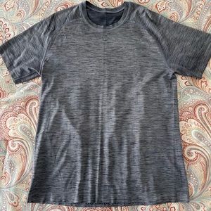 Lululemon Mens Gray Shirt Large
